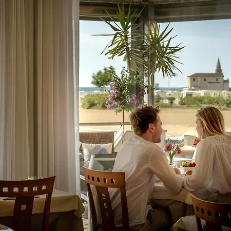 Delfino Szálloda 3*