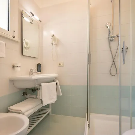 Szálloda Delfino 3*