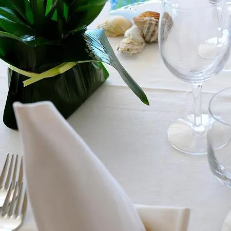 Delfino Szálloda 3*