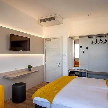 Hotel Delfino 3*